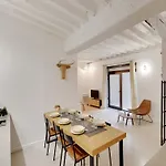 Magnificent Apartment -2Br-4P- Le Marais